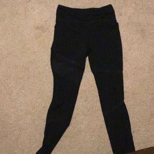 Mid waisted black leggings